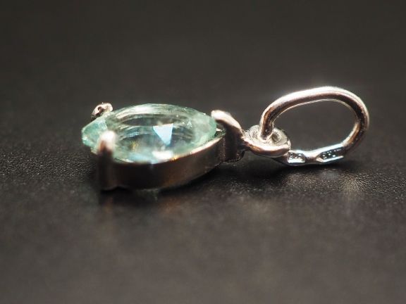 Серебряная подвеска с натуральным бериллом - 100