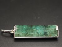 серебренная подвеска с натуральным изумрудом- 169