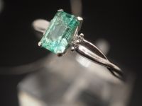 Серебряное кольцо с натуральным изумрудом - 243